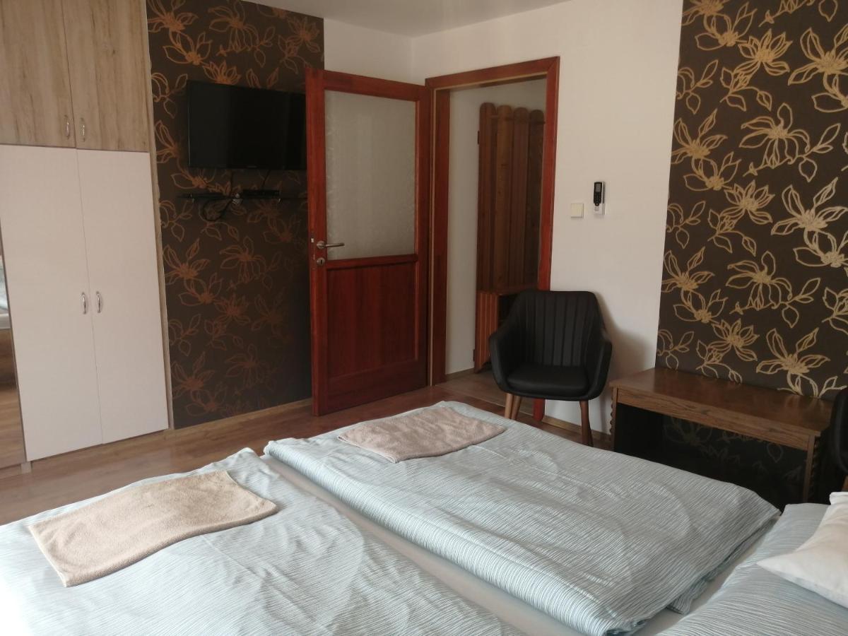 Anita Apartman Bük Екстериор снимка